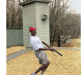 Obama shooting skeet at Camp David skeet range